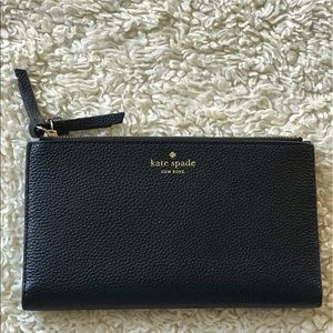 NWOT Kate Spade leather clutch wallet